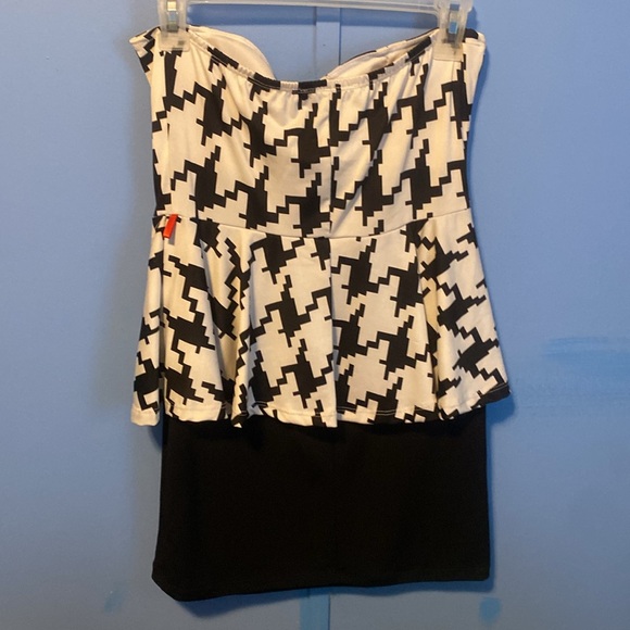 Houndstooth dress - Picture 2 of 3